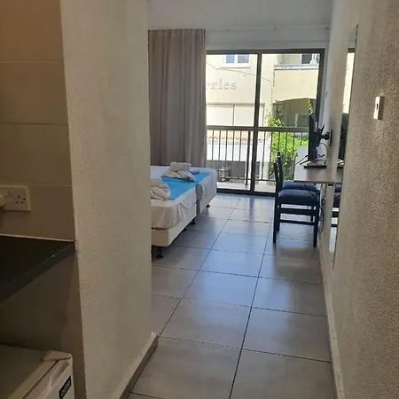 Lejlighedshotel Sea Cleonapa Mandali